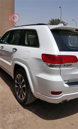 جیپ گراند شیرۆکی